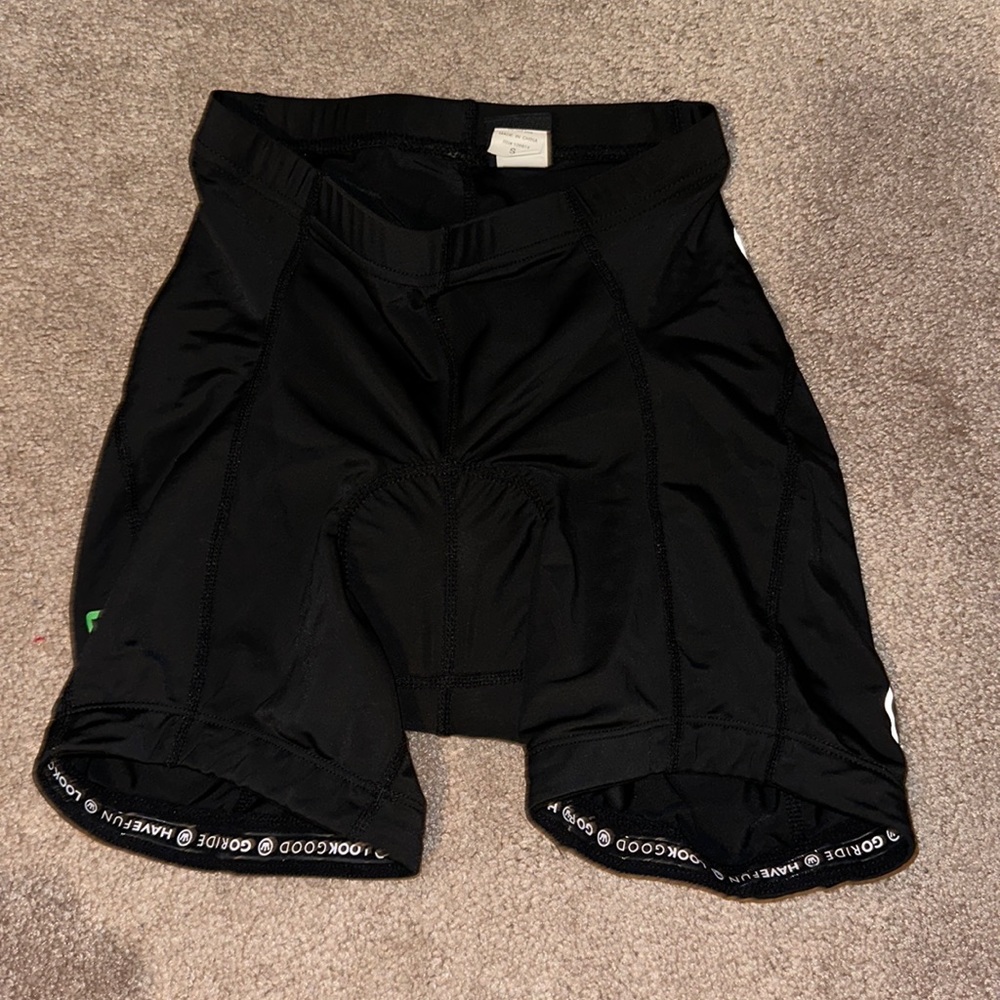 - Canari biking shorts - SIZE SMALL -